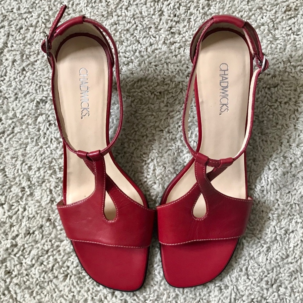 🆕 Chadwicks Red 2-3/4” Tapered Heels - Picture 2 of 7